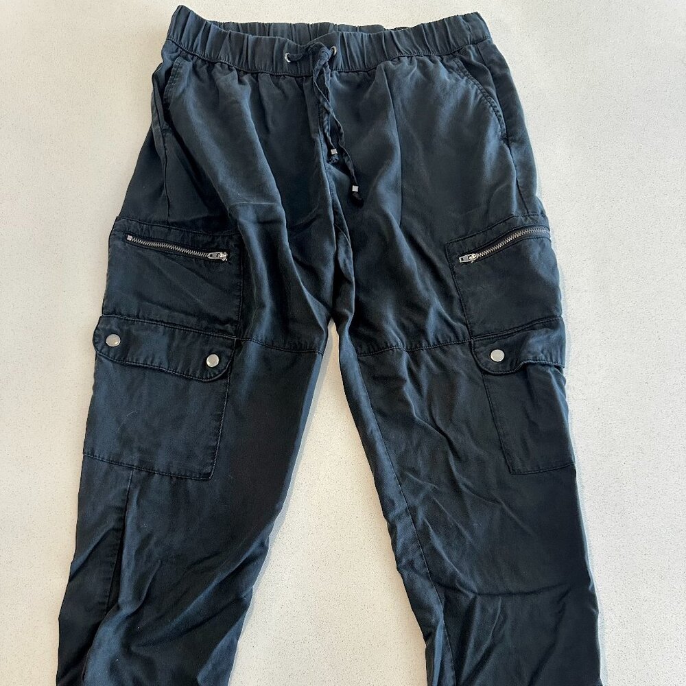 Banana Republic Women's Black and Silver Trousers